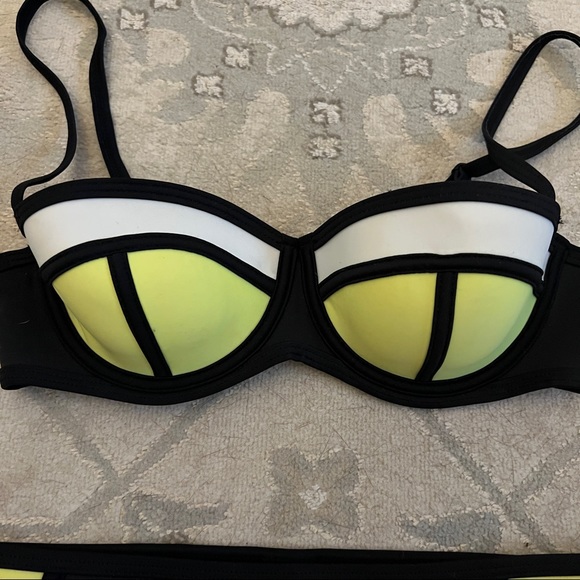 Triangl Neon yellow and black neoprene bikini - Picture 3 of 7